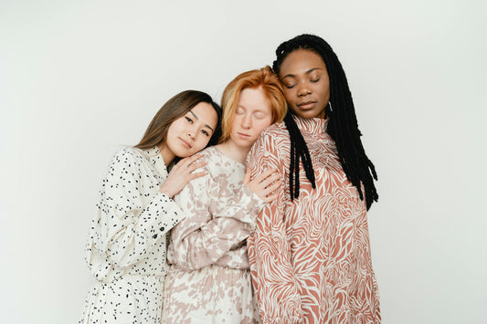 Cómo combinar prints sin que parezca un caos: guía para lograr un look armónico y estiloso